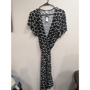 Plus size black with circular white print classic wrap dress by avenue, 18/20